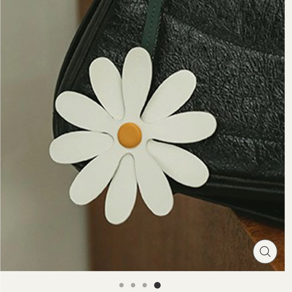 Songmont New with tag Leather Disney charm white flower - Picture 7 of 7